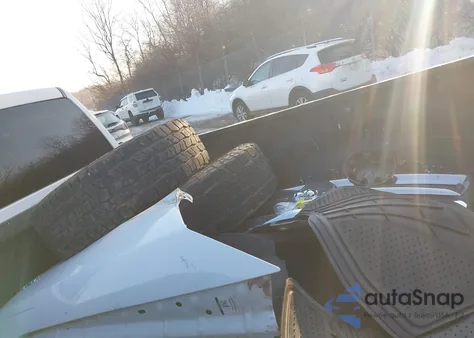 2018 Ram 2500 Tradesman 4X4 8' Box из США, поврежденный, VIN 3C6TR5HT0JG414964